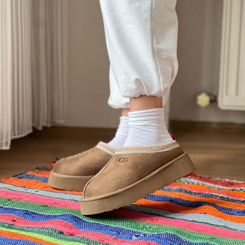 Tazz Tüylü Kadın Bot Vizon