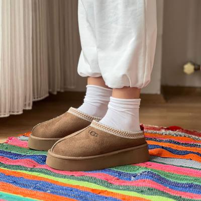 Tazz Tüylü Kadın Bot Vizon